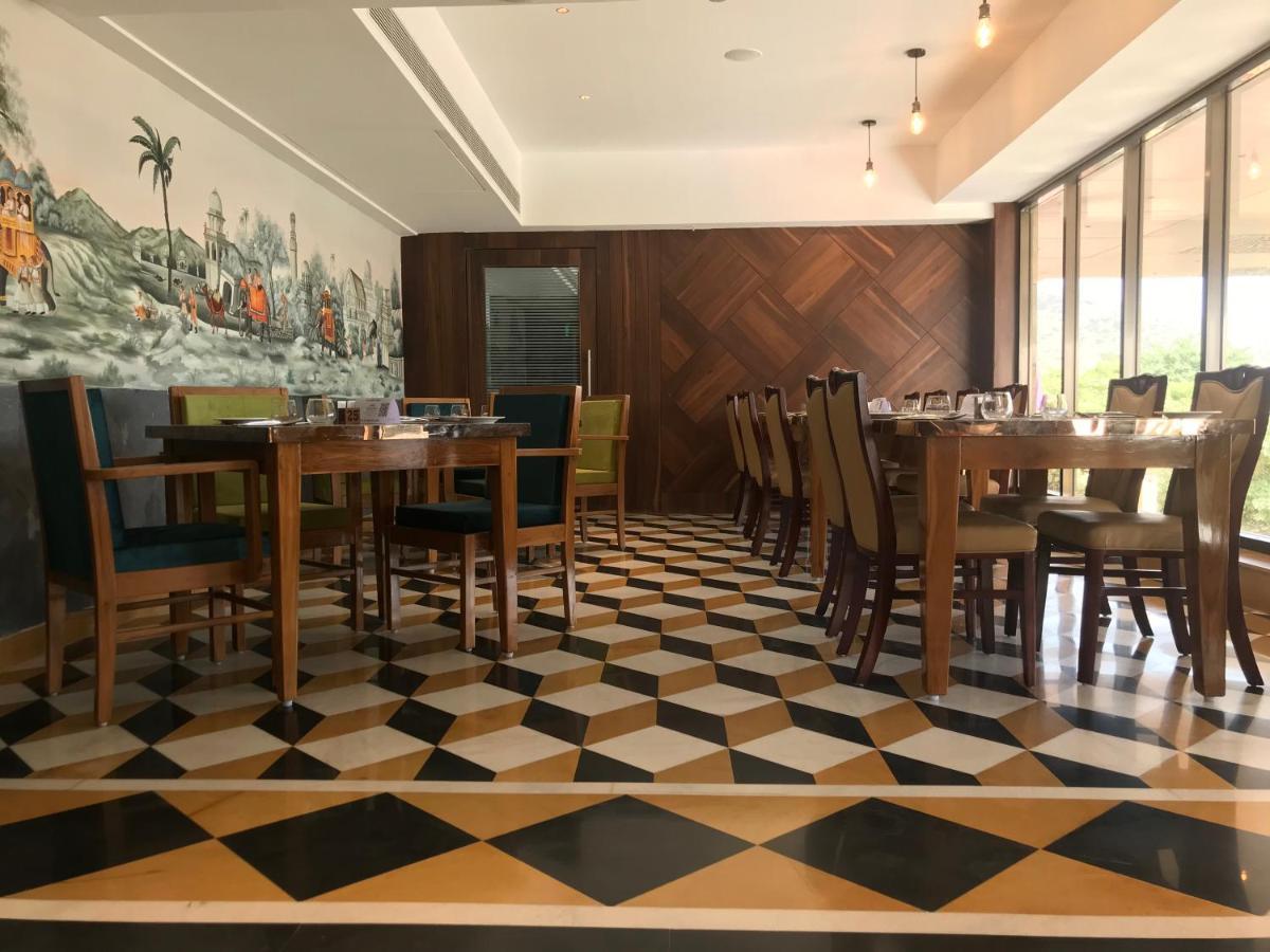 Howard Johnson By Wyndham Udaipur Roop Nagar Buitenkant foto