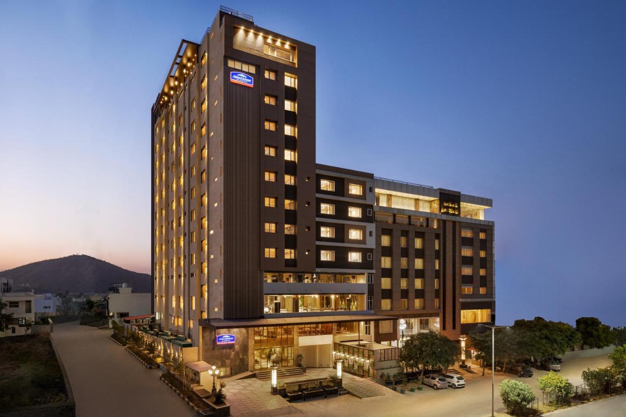 Howard Johnson By Wyndham Udaipur Roop Nagar Buitenkant foto